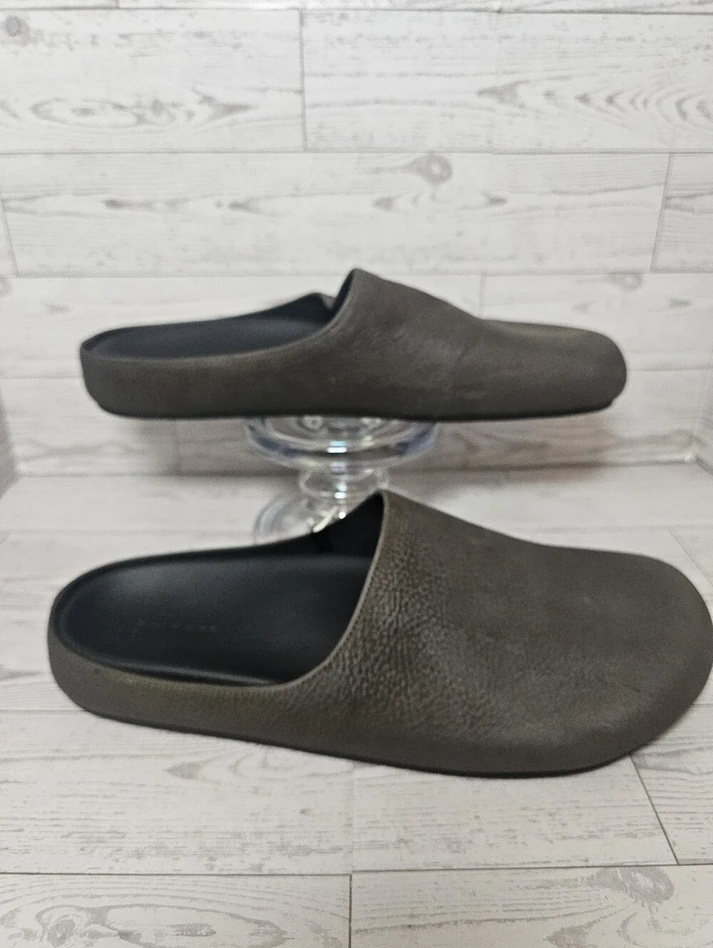Zara Men's Leather Clogs in Green / Olive Brown Size 9 Us / 42 Eur